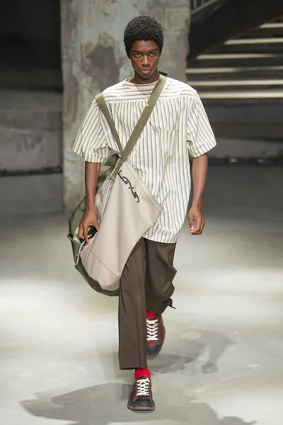 Look 30
